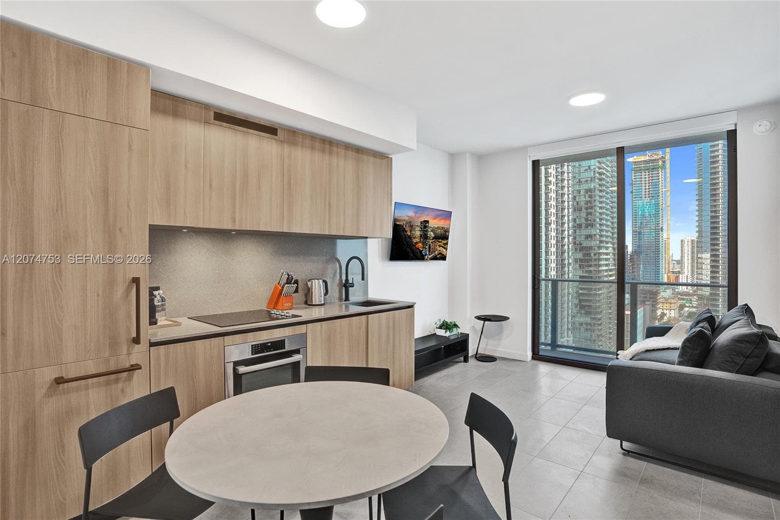 121 NE 5th St # 2411, Miami, FL 33132 — zdjęcie 3