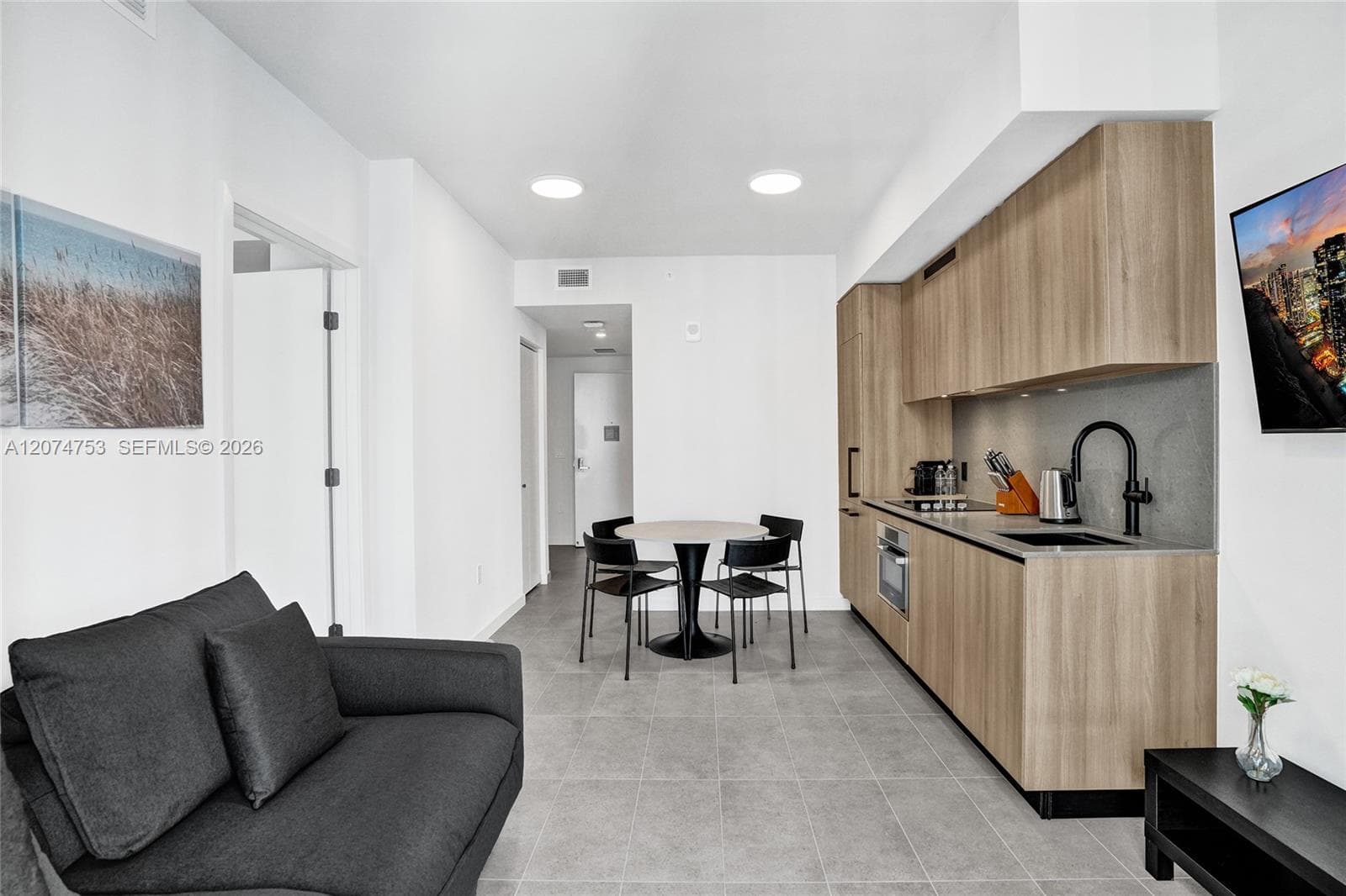 121 NE 5th St # 2411, Miami, FL 33132 — zdjęcie 5
