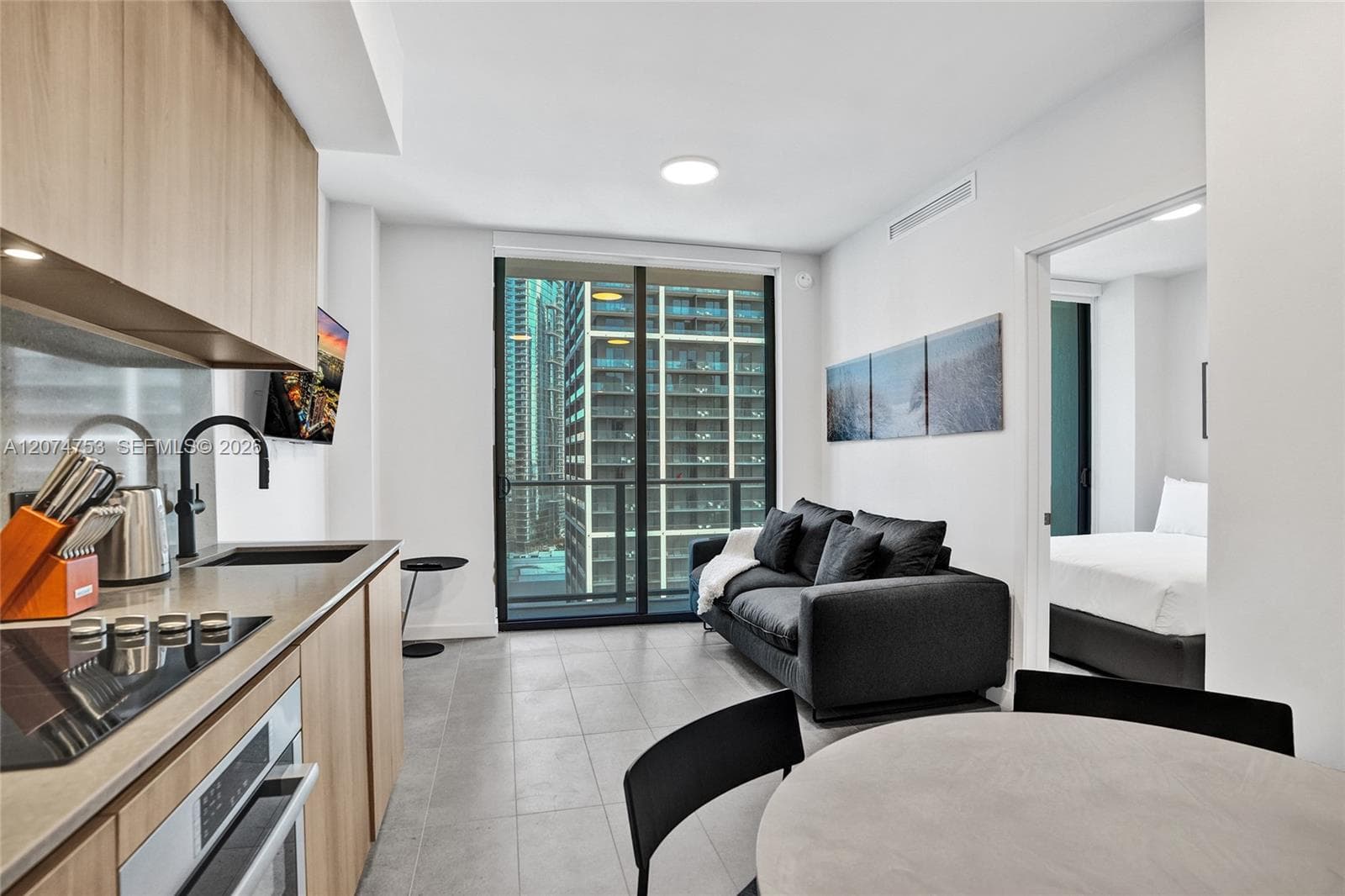 121 NE 5th St # 2411, Miami, FL 33132 — zdjęcie 4
