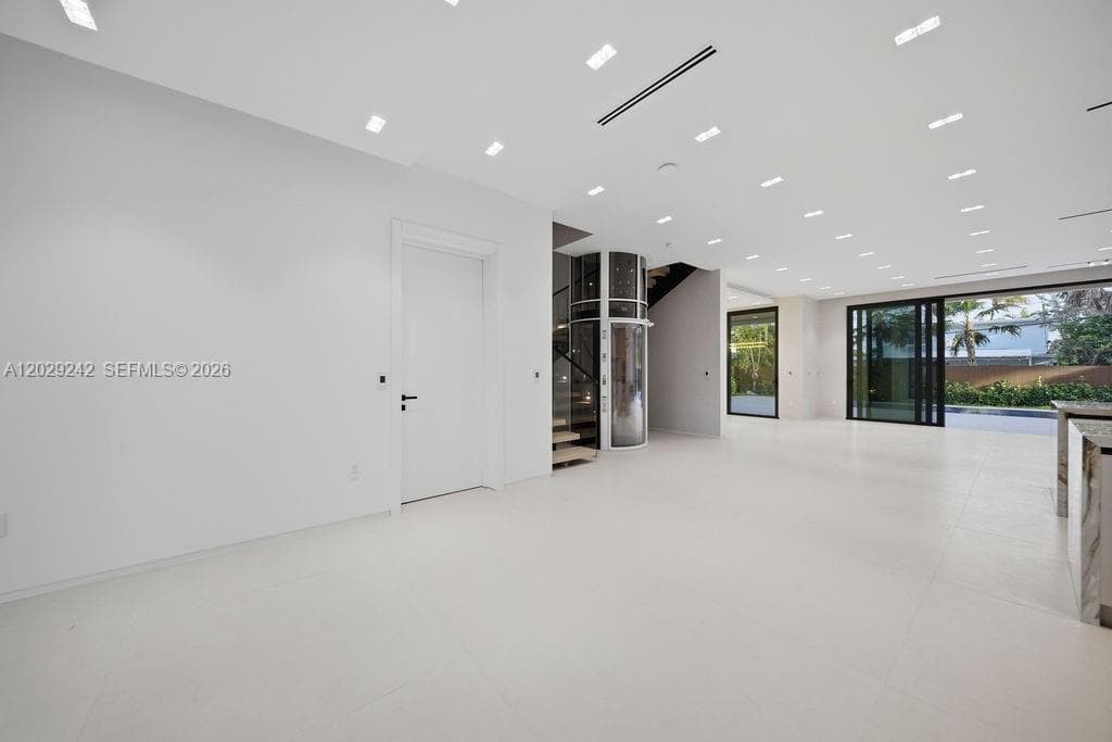 3318 NE 16TH Place, Fort Lauderdale, FL 33305 — zdjęcie 4