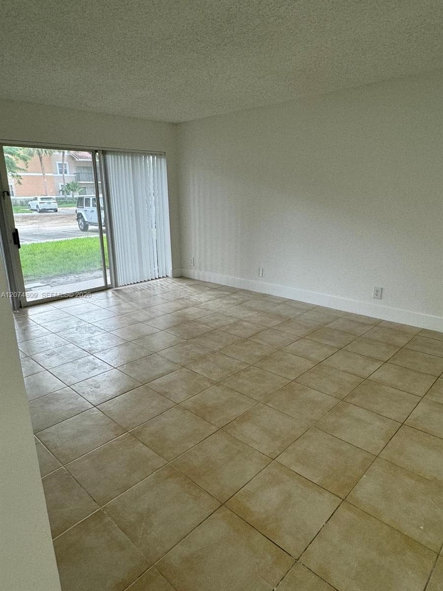 8801 Wiles Rd # 103, Coral Springs, FL 33067 — zdjęcie 2
