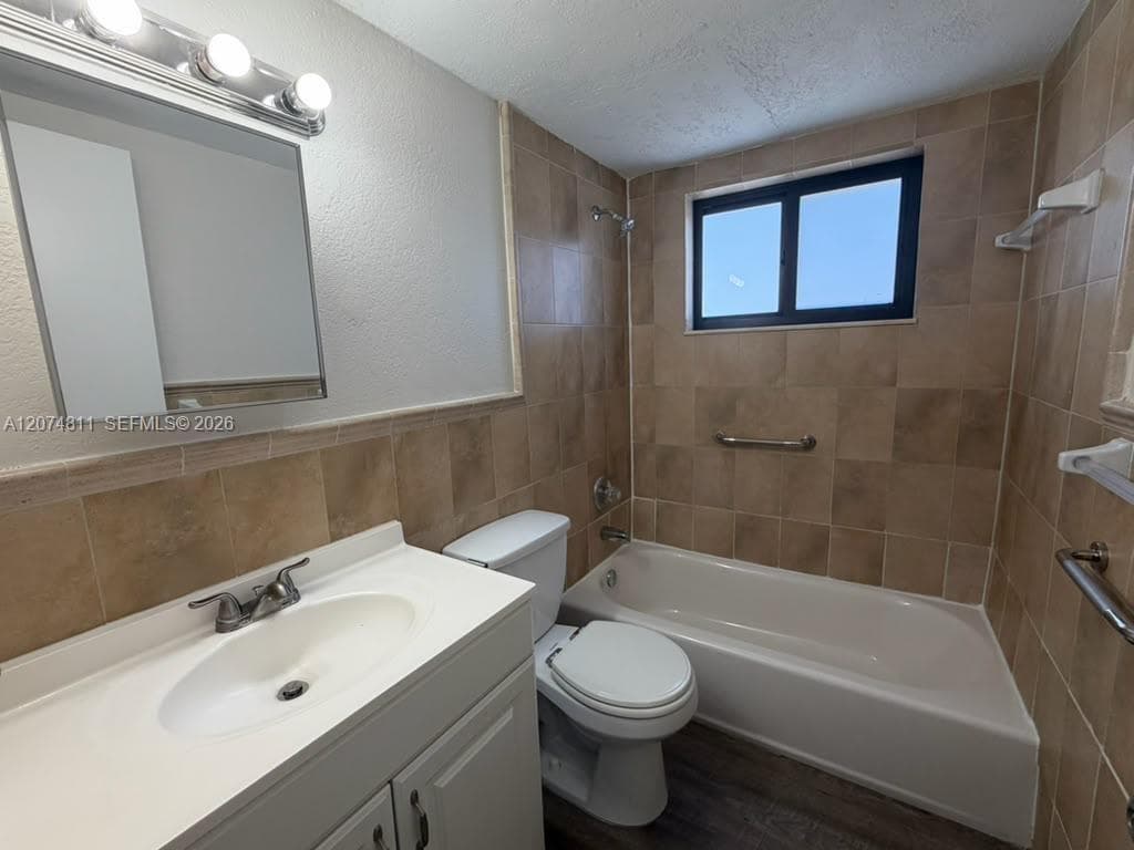 805 W 30th St # 11, Hialeah, FL 33012 — zdjęcie 5