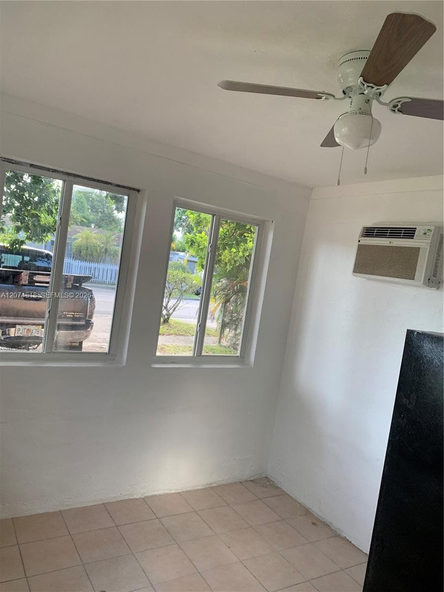 1901 E 5th Ave # B, Hialeah, FL 33013 — zdjęcie 2