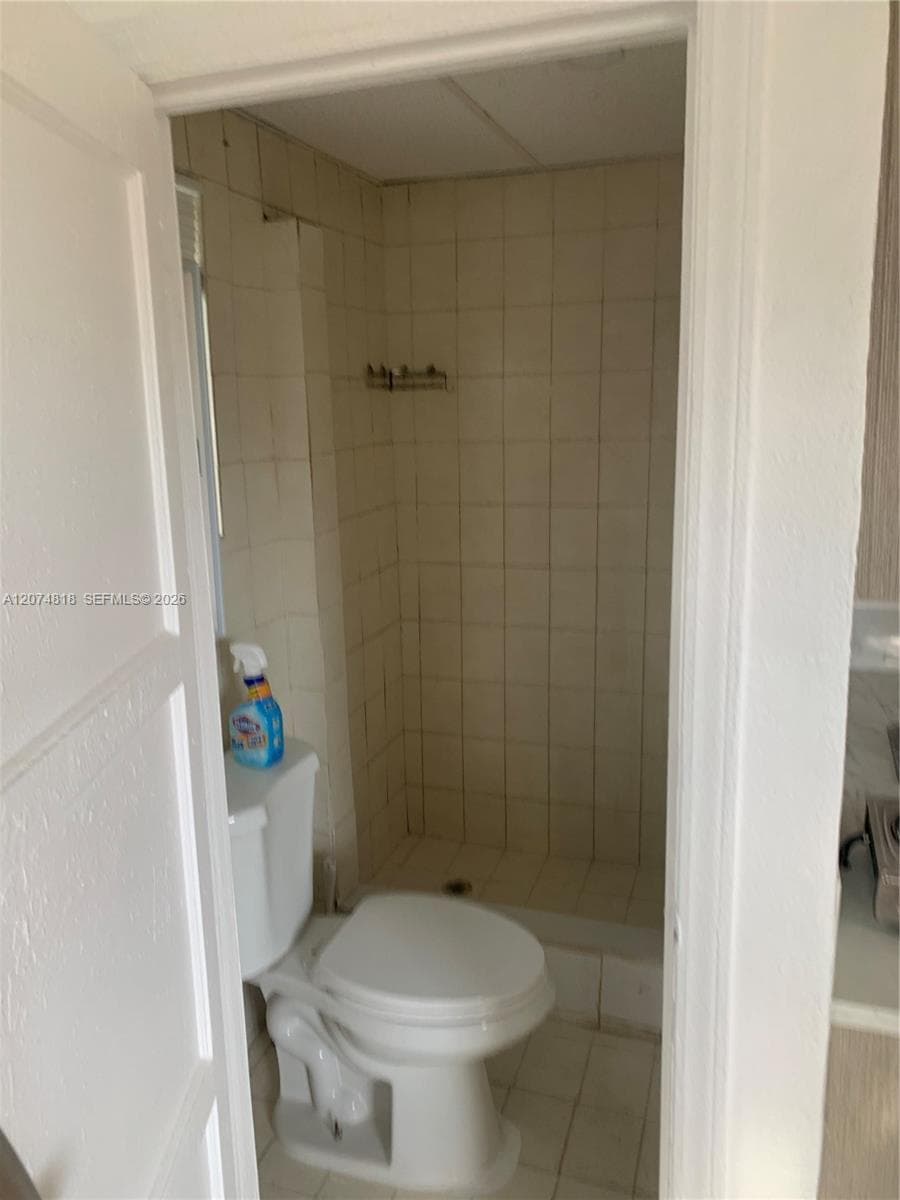 1901 E 5th Ave # B, Hialeah, FL 33013 — zdjęcie 3