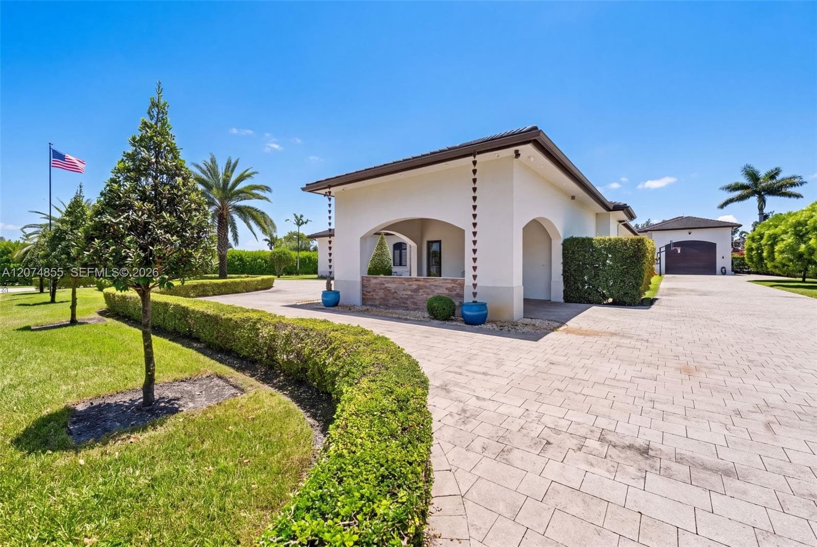 10352 NW 131st St, Hialeah Gardens, FL 33018 — zdjęcie 3