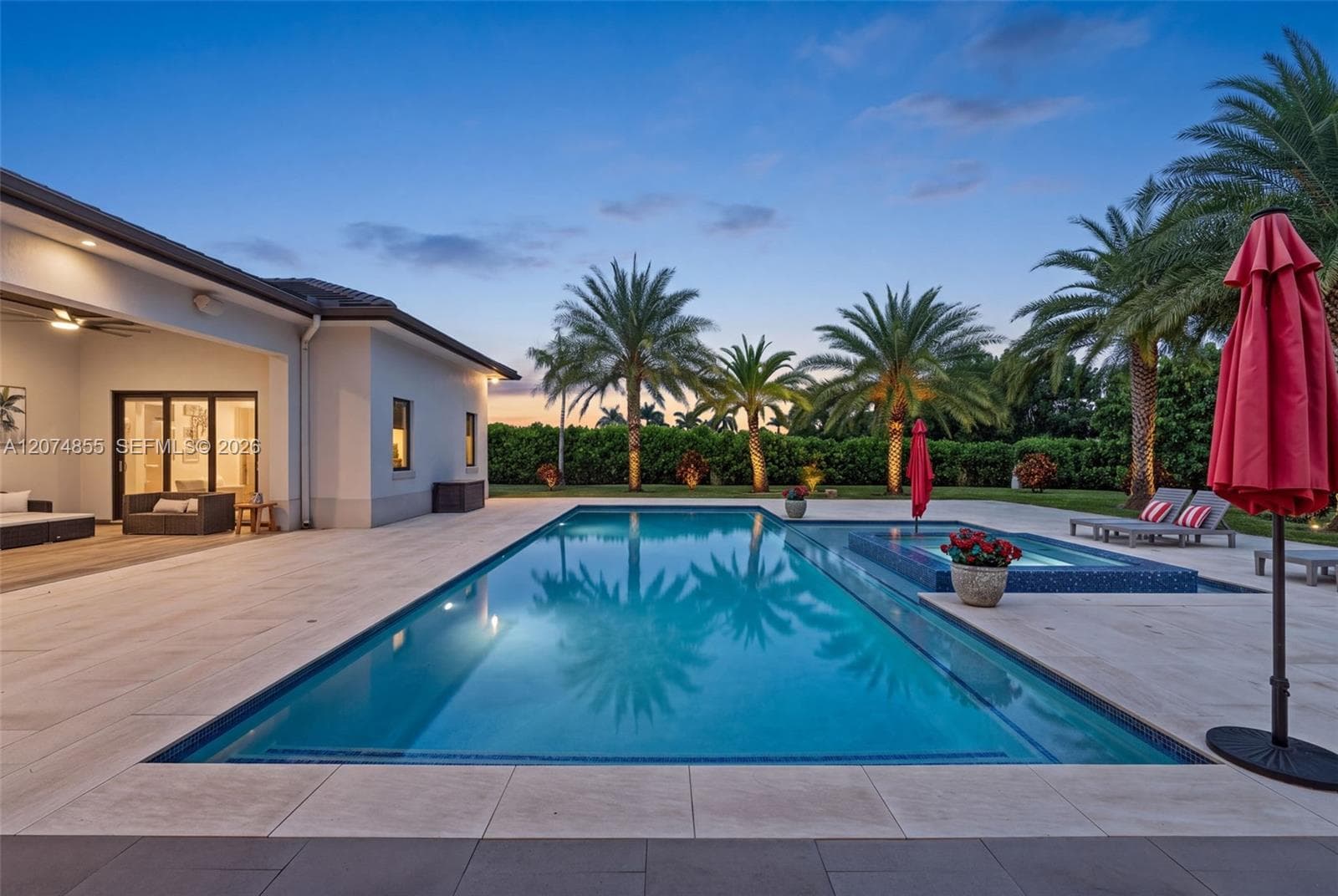 10352 NW 131st St, Hialeah Gardens, FL 33018 — zdjęcie 5
