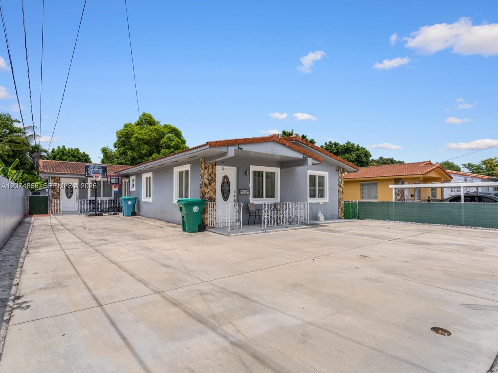 740 NW 32nd Ct, Miami, FL 33125 — zdjęcie 2