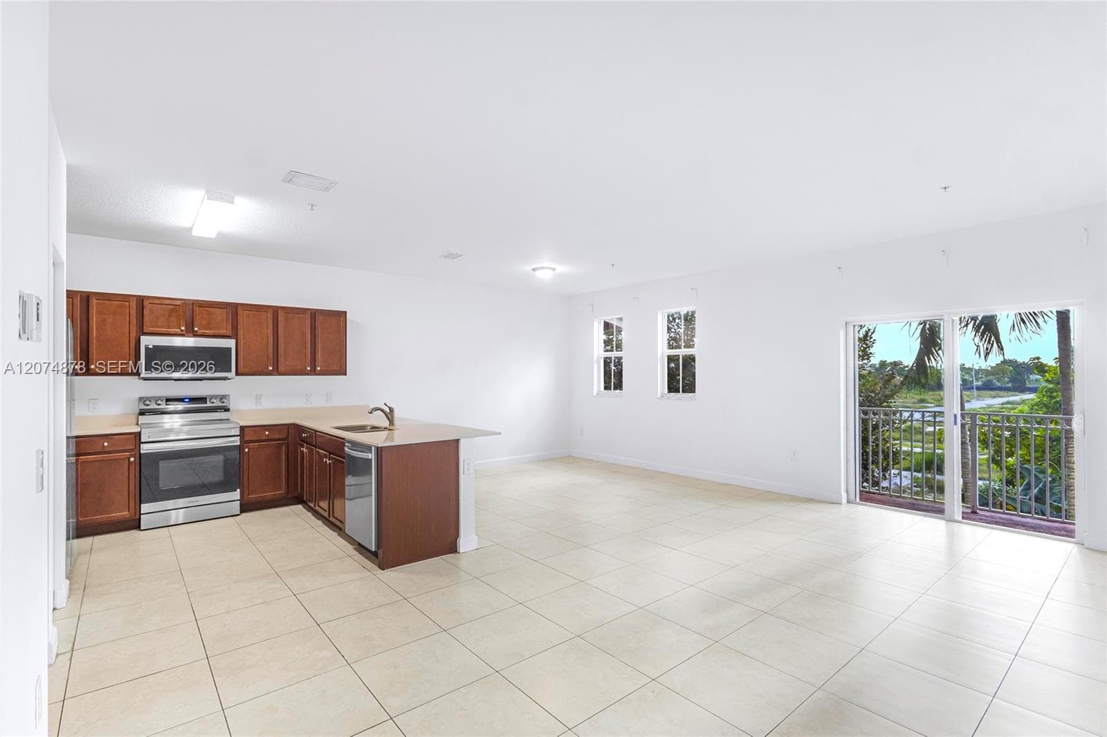 260 NW 109th Ave # 204, Miami, FL 33172 — zdjęcie 4