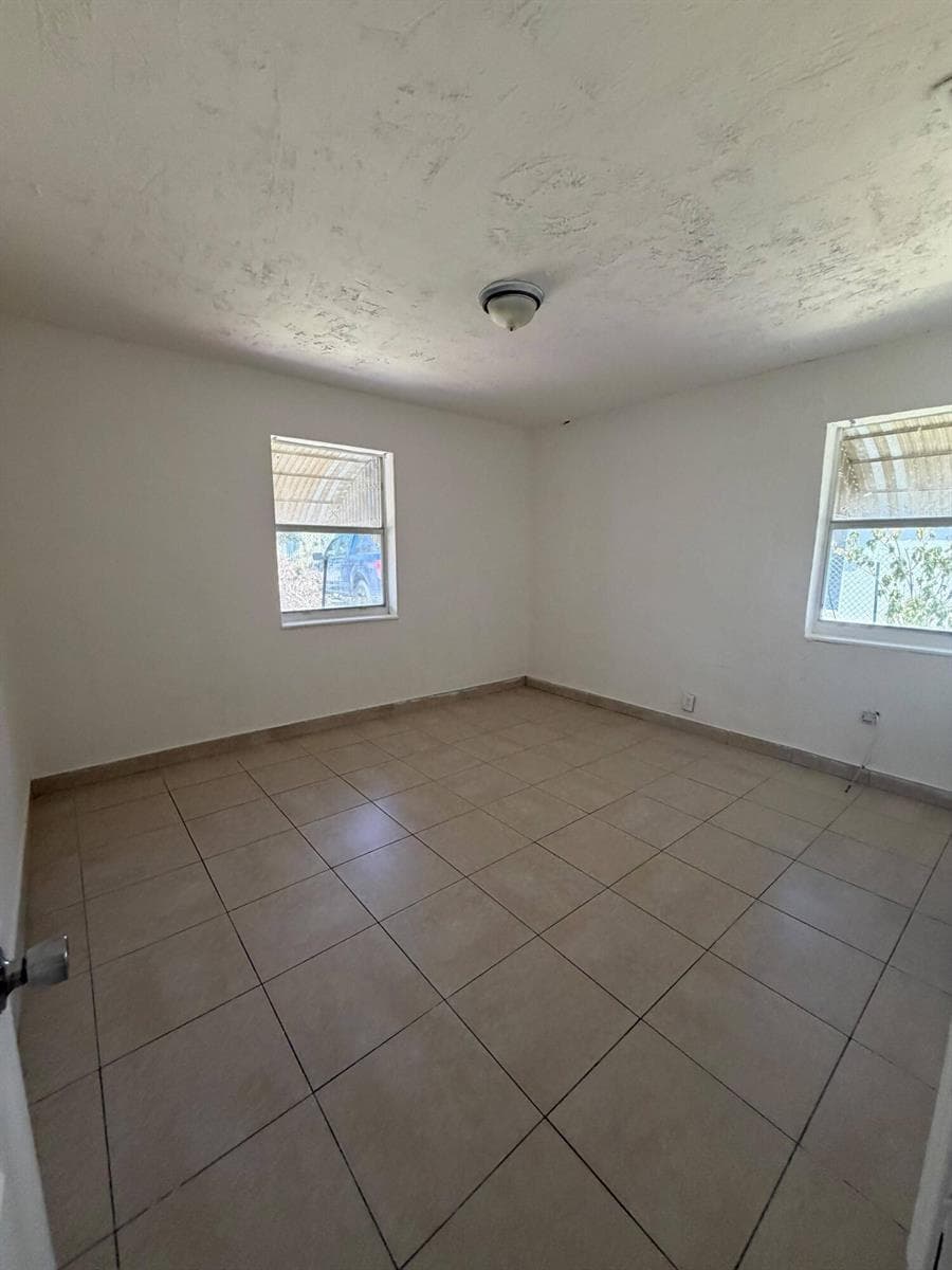 1525 W 15TH Street, Riviera Beach, FL 33404 — zdjęcie 3