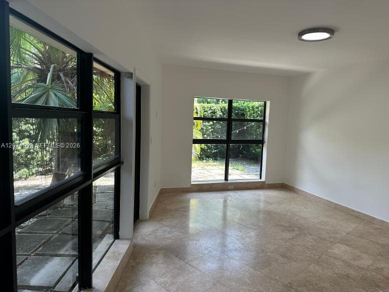 32 Camden Dr # 3, Bal Harbour, FL 33154 — zdjęcie 3