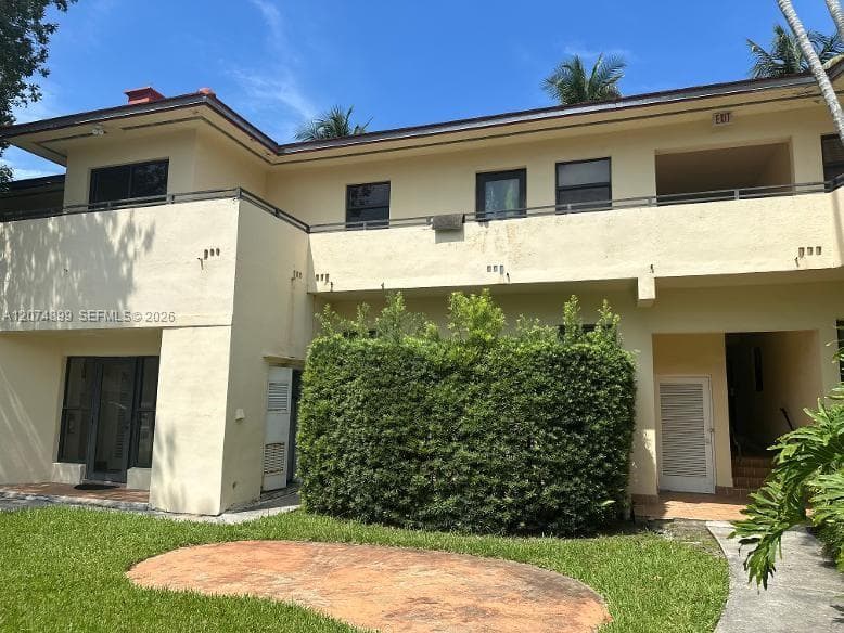 32 Camden Dr # 3, Bal Harbour, FL 33154