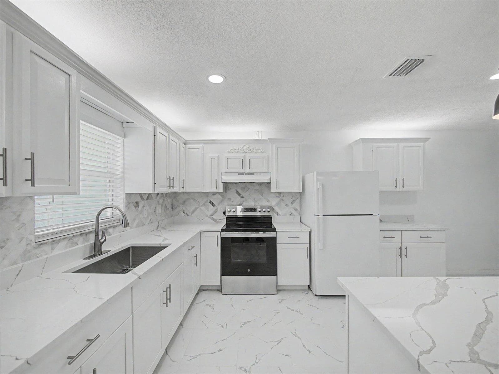 3961 SE DIXIE ROSS Street, Stuart, FL 34997 — zdjęcie 4