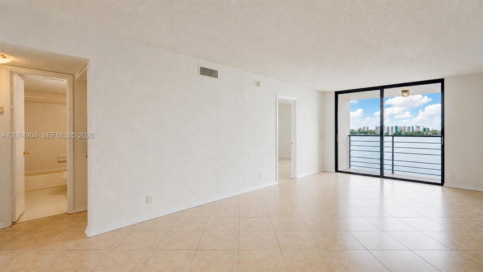 114 Lake Emerald Dr # 409, Oakland Park, FL 33309 — zdjęcie 2