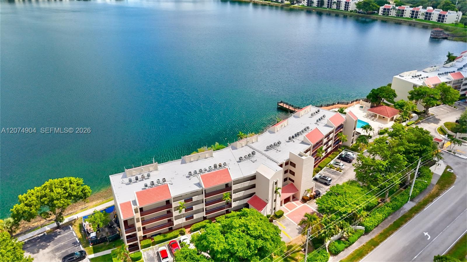 114 Lake Emerald Dr # 409, Oakland Park, FL 33309