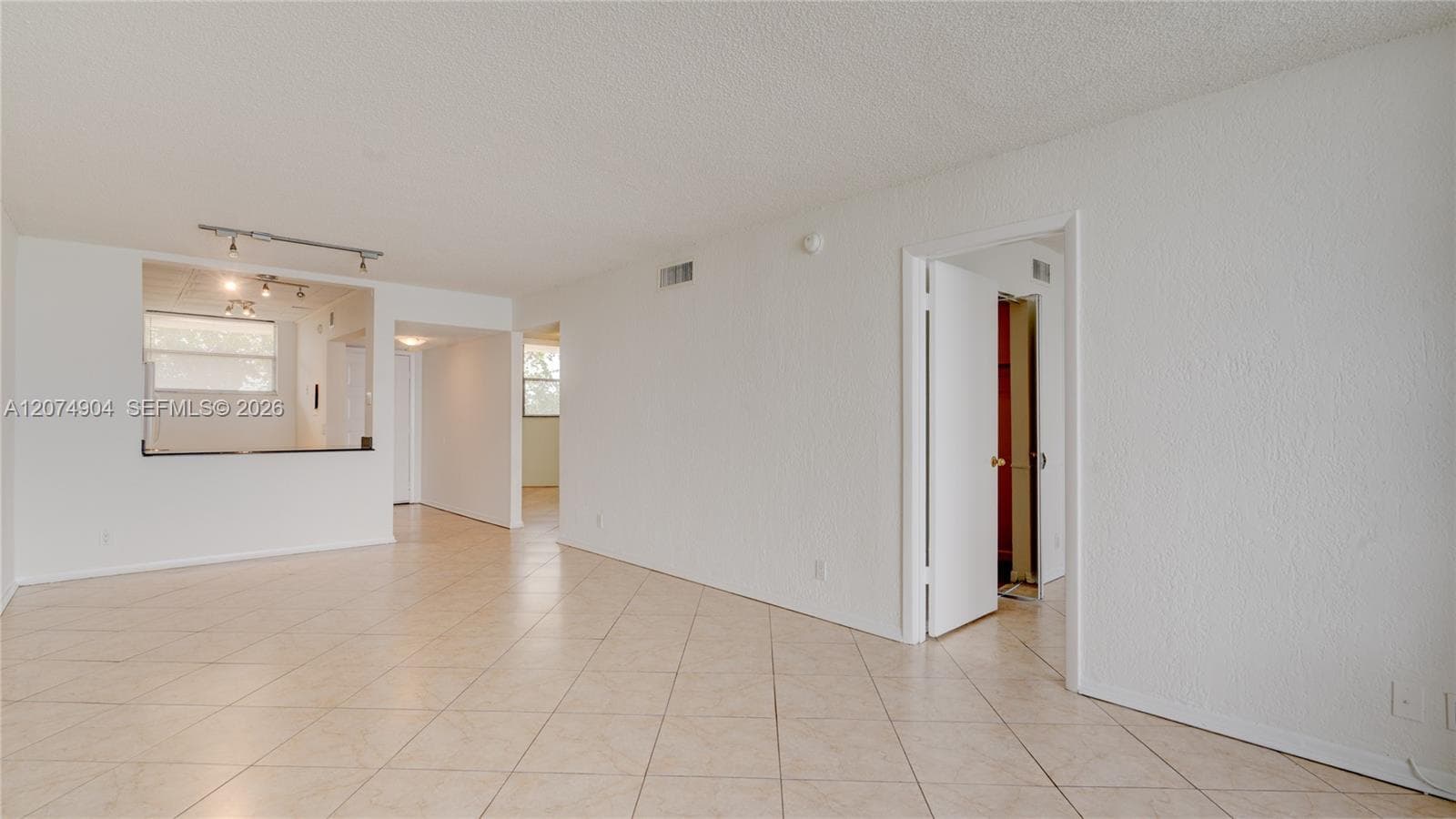114 Lake Emerald Dr # 409, Oakland Park, FL 33309 — zdjęcie 4