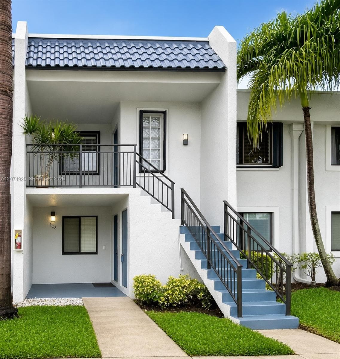 16511 Blatt Blvd # 103, Weston, FL 33326