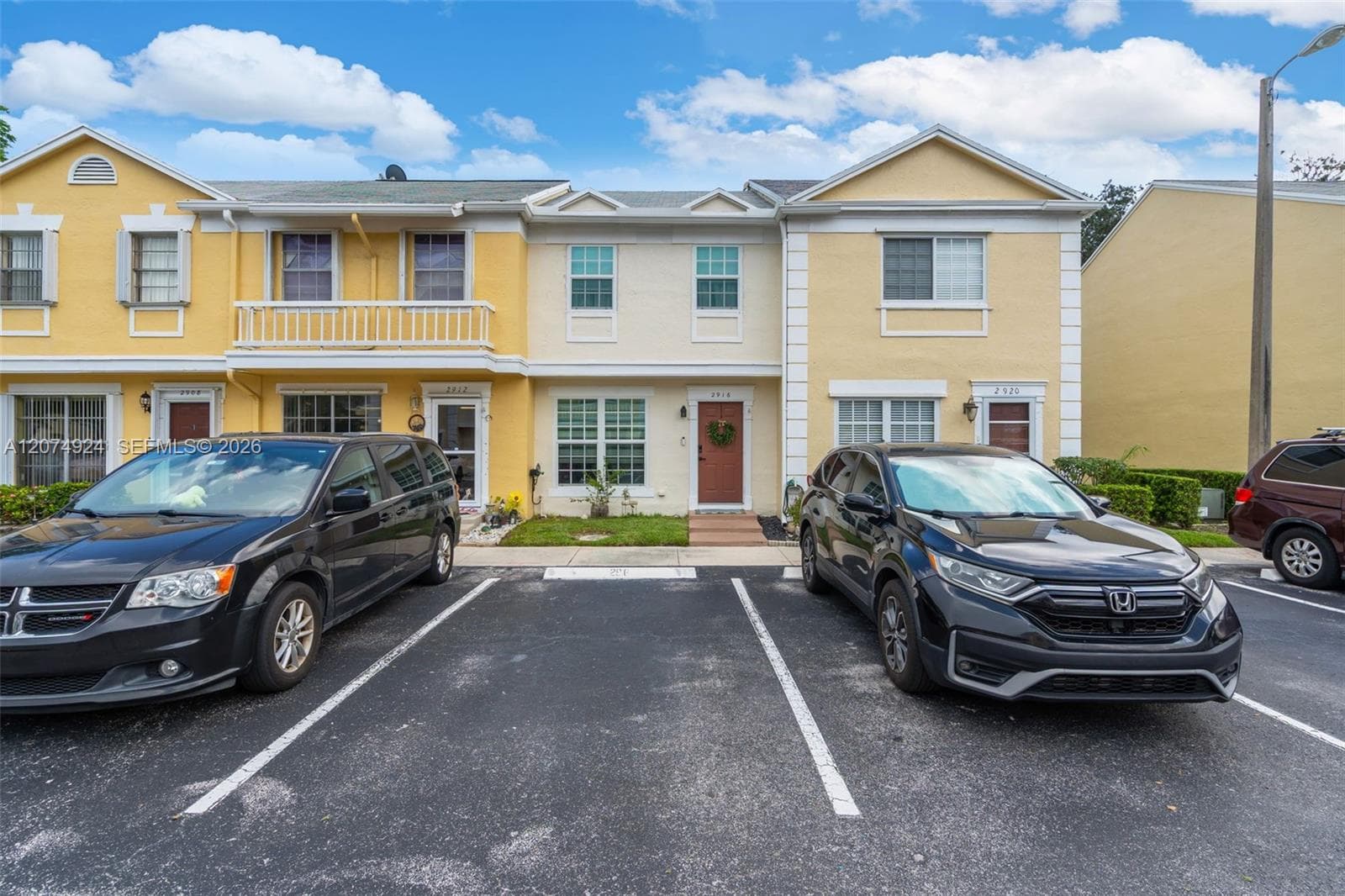 2916 Dorchester Ln, Cooper City, FL 33026