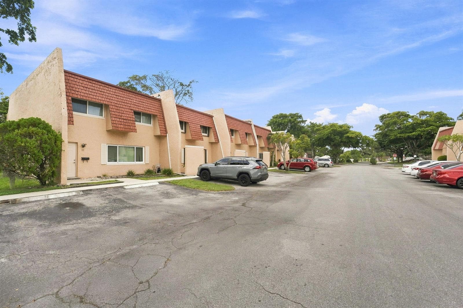 6 Spinning Wheel Lane, Tamarac, FL 33319 — zdjęcie 2