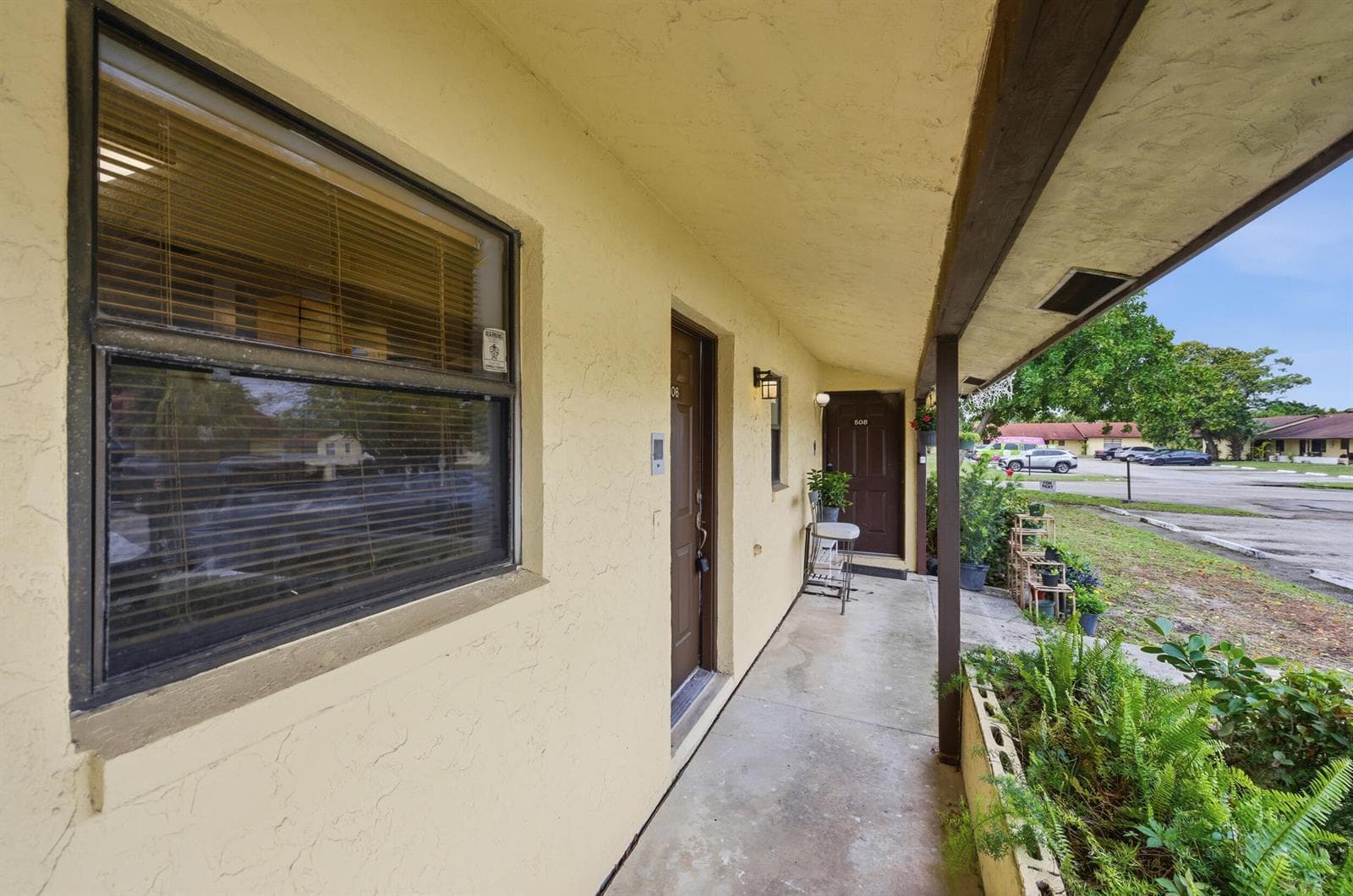 506 GLENWOOD Drive, West Palm Beach, FL 33415 — zdjęcie 3