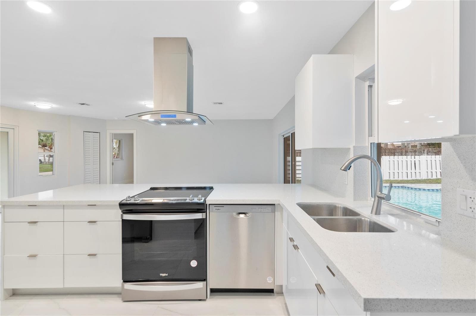 4490 NW 8TH Street, Coconut Creek, FL 33066 — zdjęcie 3