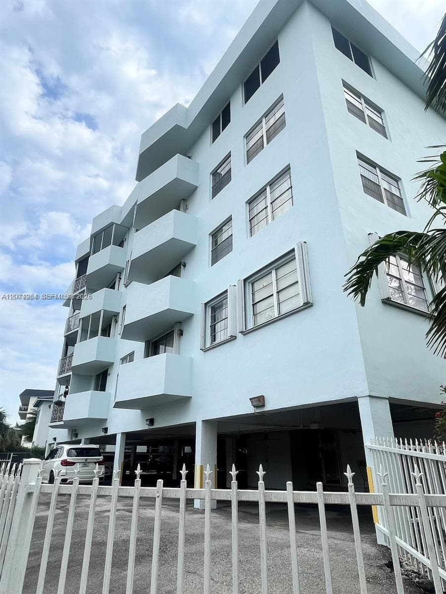 1990 Marseille Dr # 206, Miami Beach, FL 33141