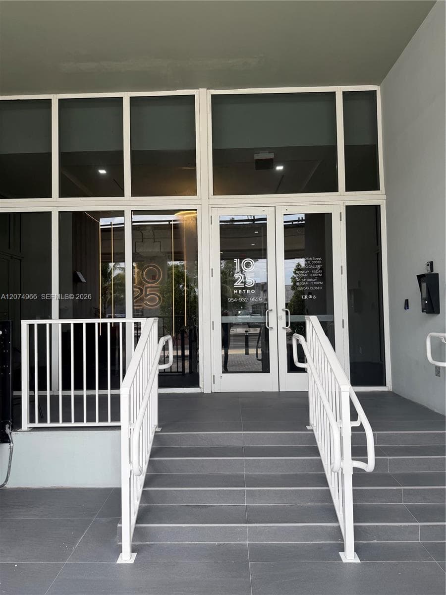 1033 E 25th St # 1, Hialeah, FL 33013 — zdjęcie 5