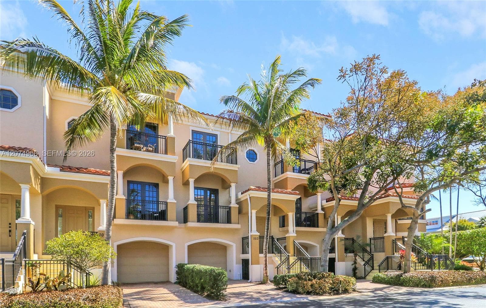 703 Del Sol Cir # 703, Tequesta, FL 33469