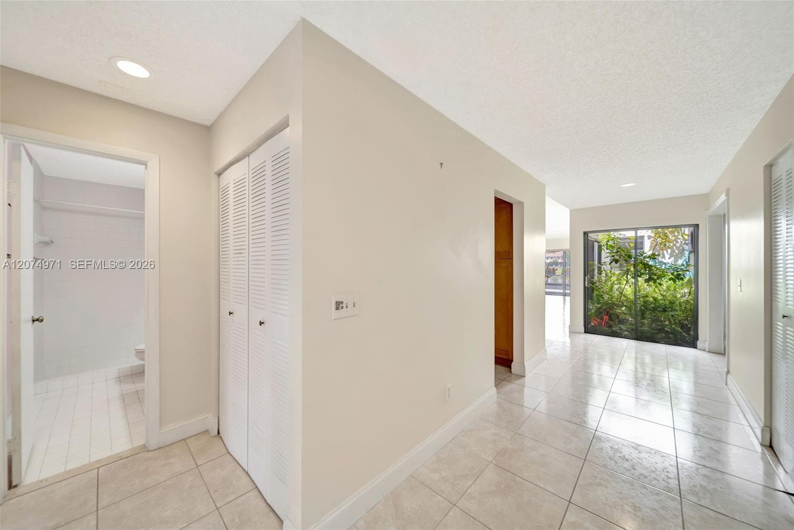 5223 Gate Lake Rd # 5223, Tamarac, FL 33319 — zdjęcie 2