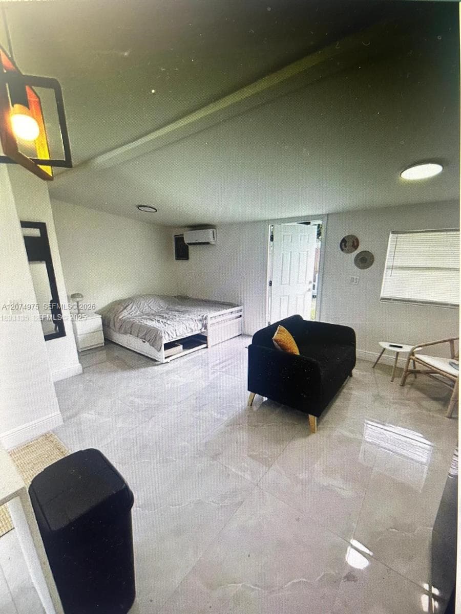 1947 NW 33rd St # 1, Miami, FL 33142 — zdjęcie 2