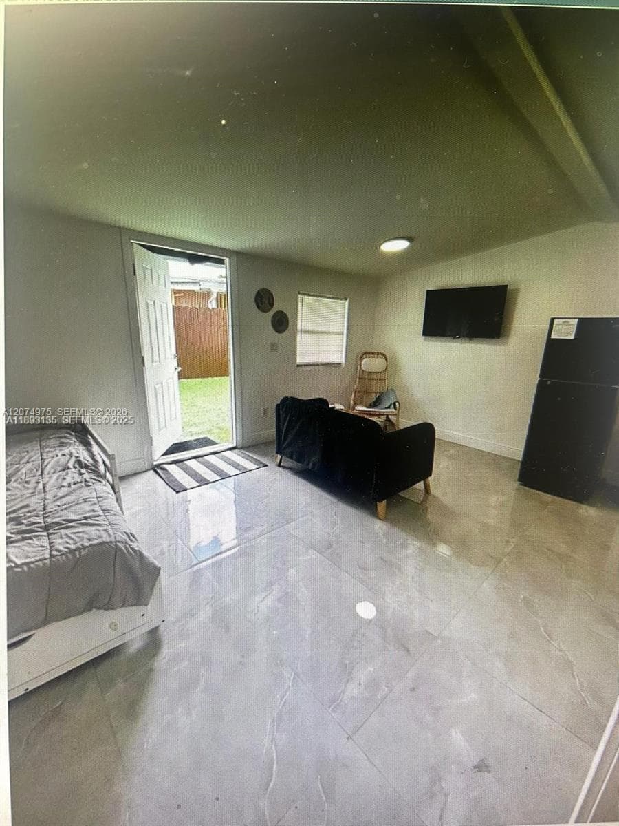 1947 NW 33rd St # 1, Miami, FL 33142 — zdjęcie 3