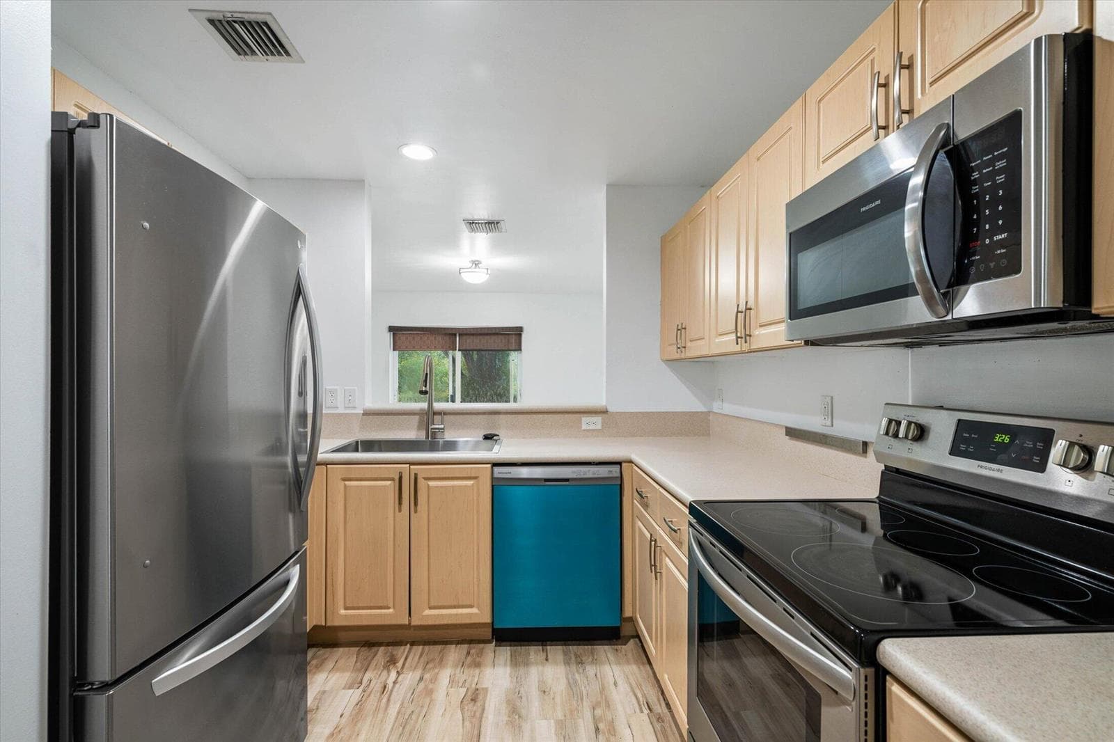2030 NW 99th Way, Sunrise, FL 33322 — zdjęcie 5