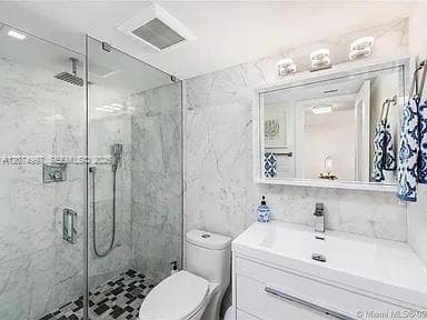 2625 Collins Ave # 212, Miami Beach, FL 33140 — zdjęcie 4
