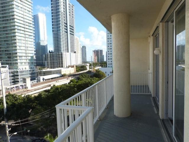 115 SW 11th St # 909, Miami, FL 33130 — zdjęcie 4