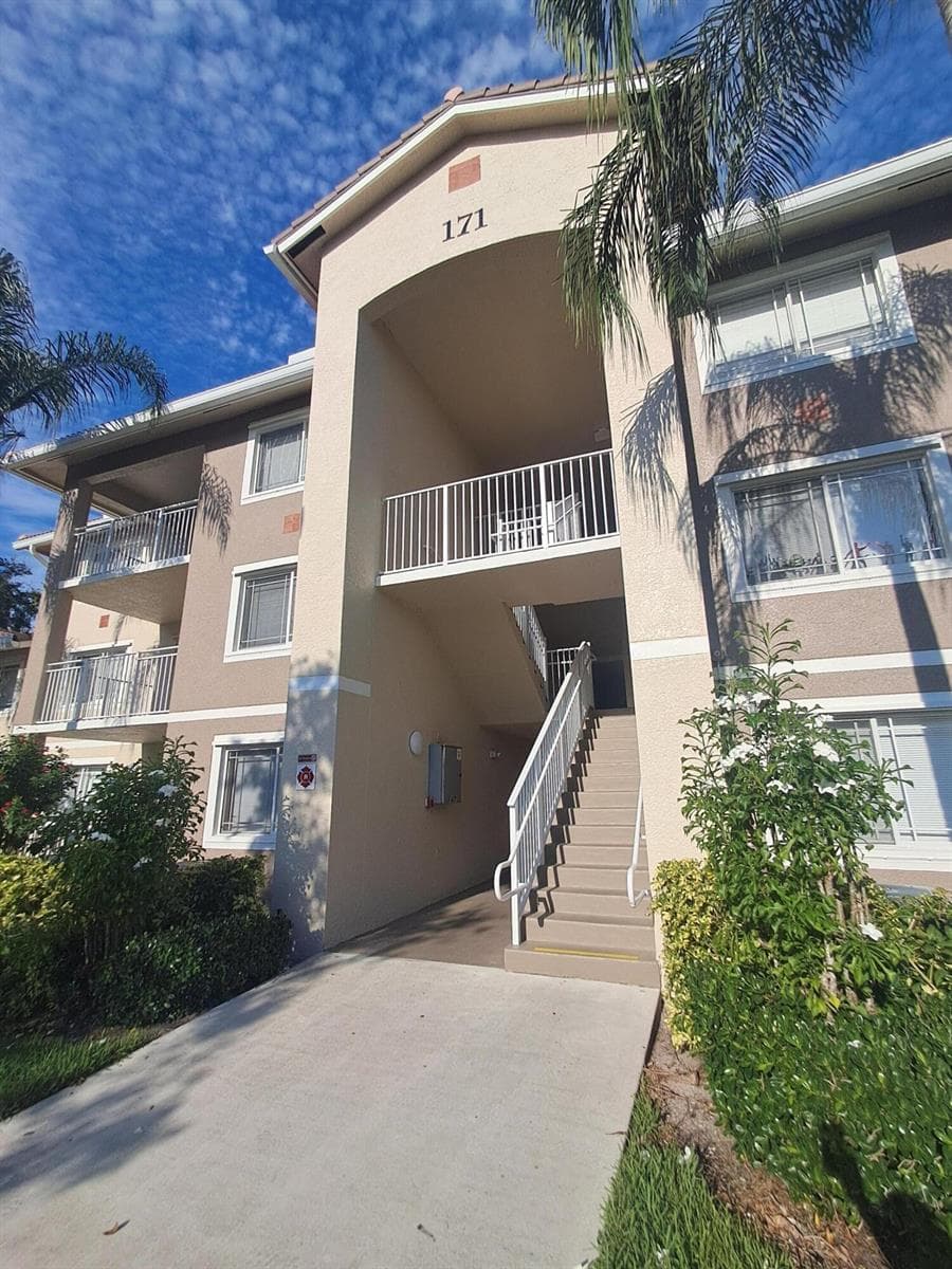 171 SW PALM Drive # 203, Port St. Lucie, FL 34986