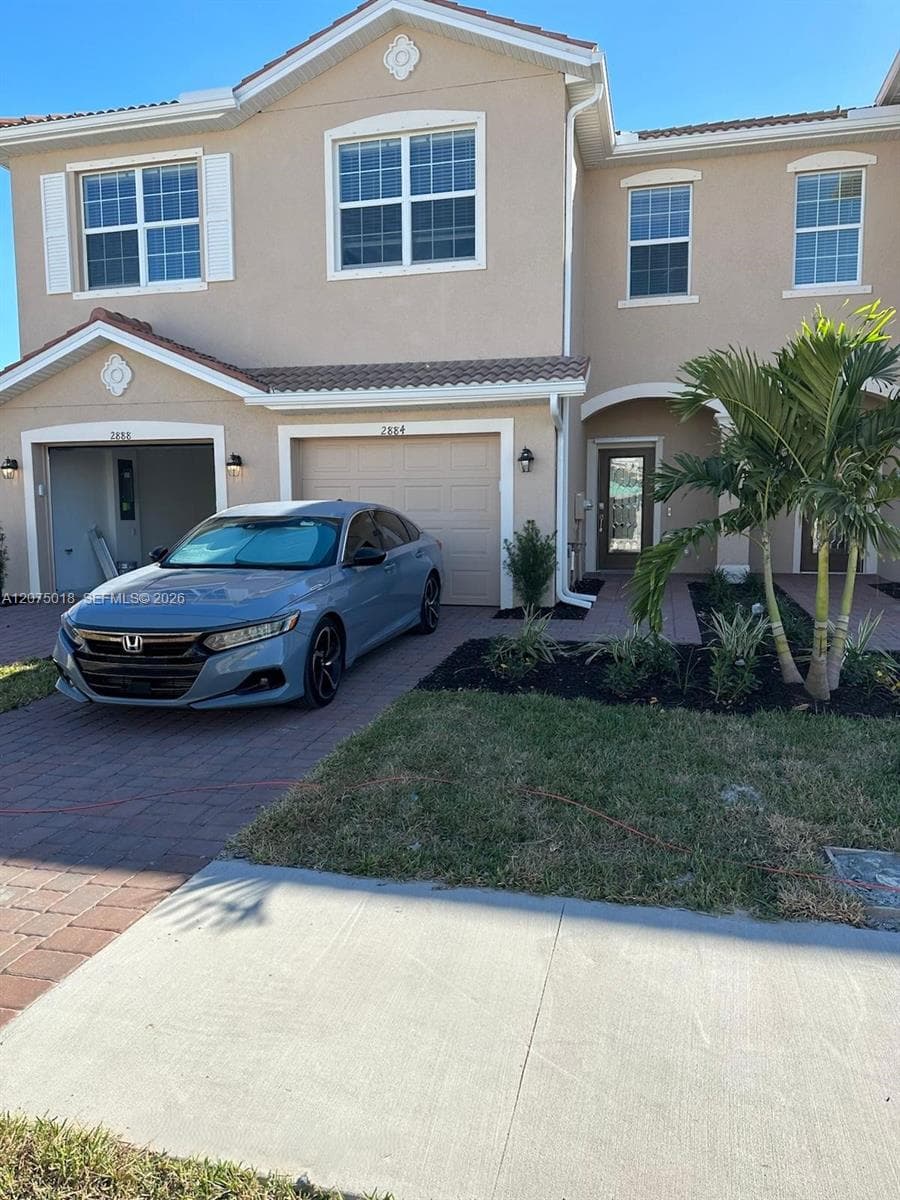 2884 Citrus St, Naples, FL 34120