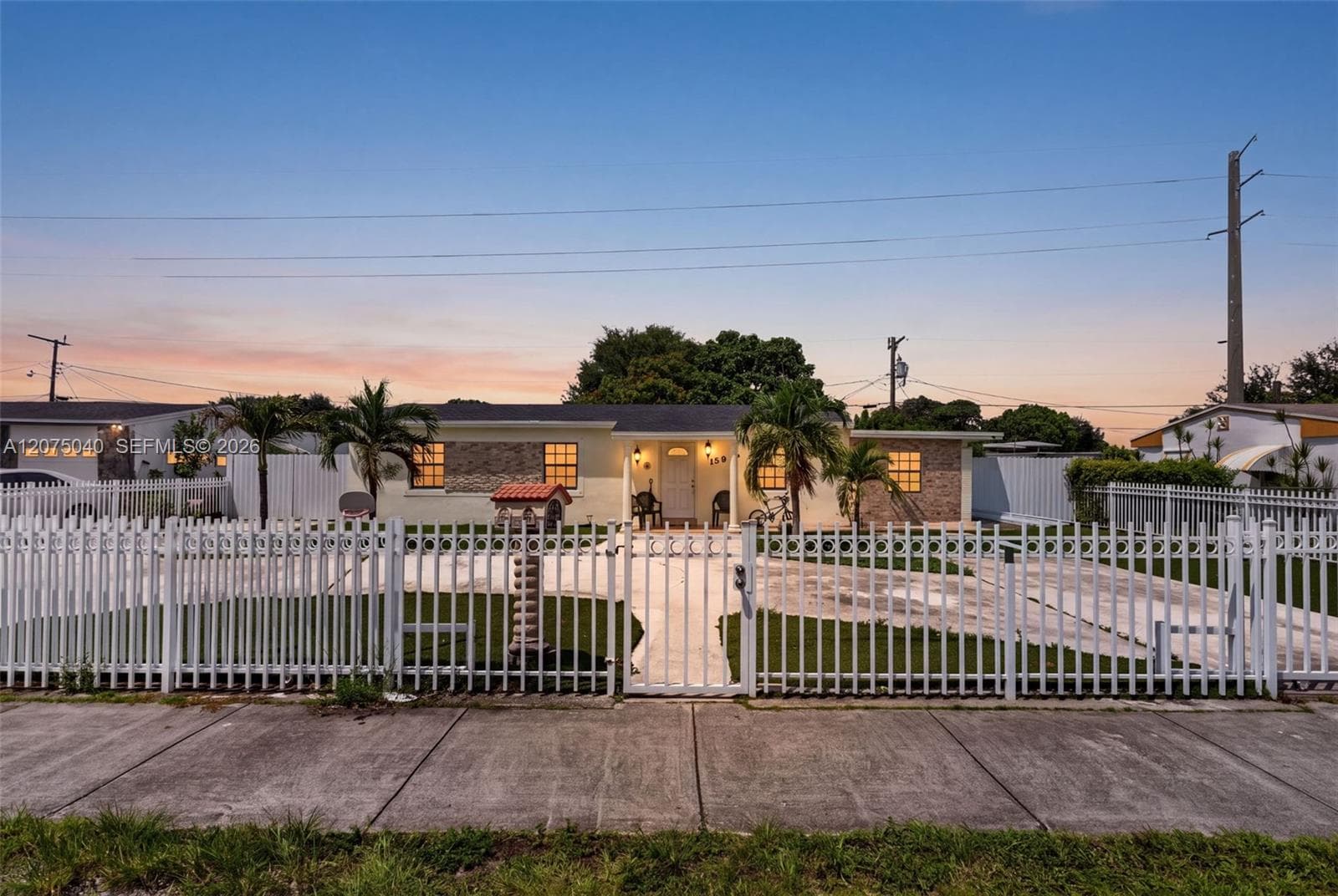 15850 NW 18th Pl, Miami Gardens, FL 33054 — zdjęcie 2