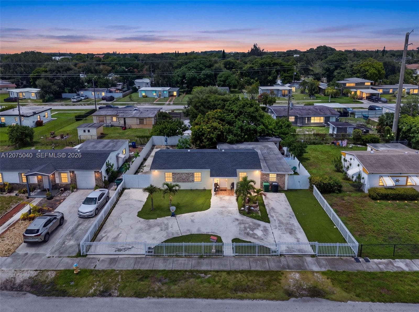 15850 NW 18th Pl, Miami Gardens, FL 33054 — zdjęcie 4