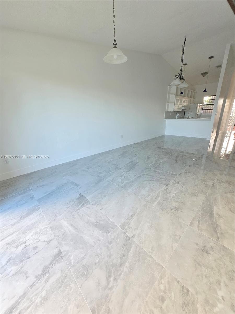 6746 NW 188th Ter, Hialeah, FL 33015 — zdjęcie 3