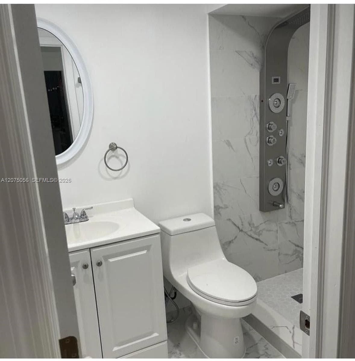 861 NE 1st Pl, Hialeah, FL 33010 — zdjęcie 3