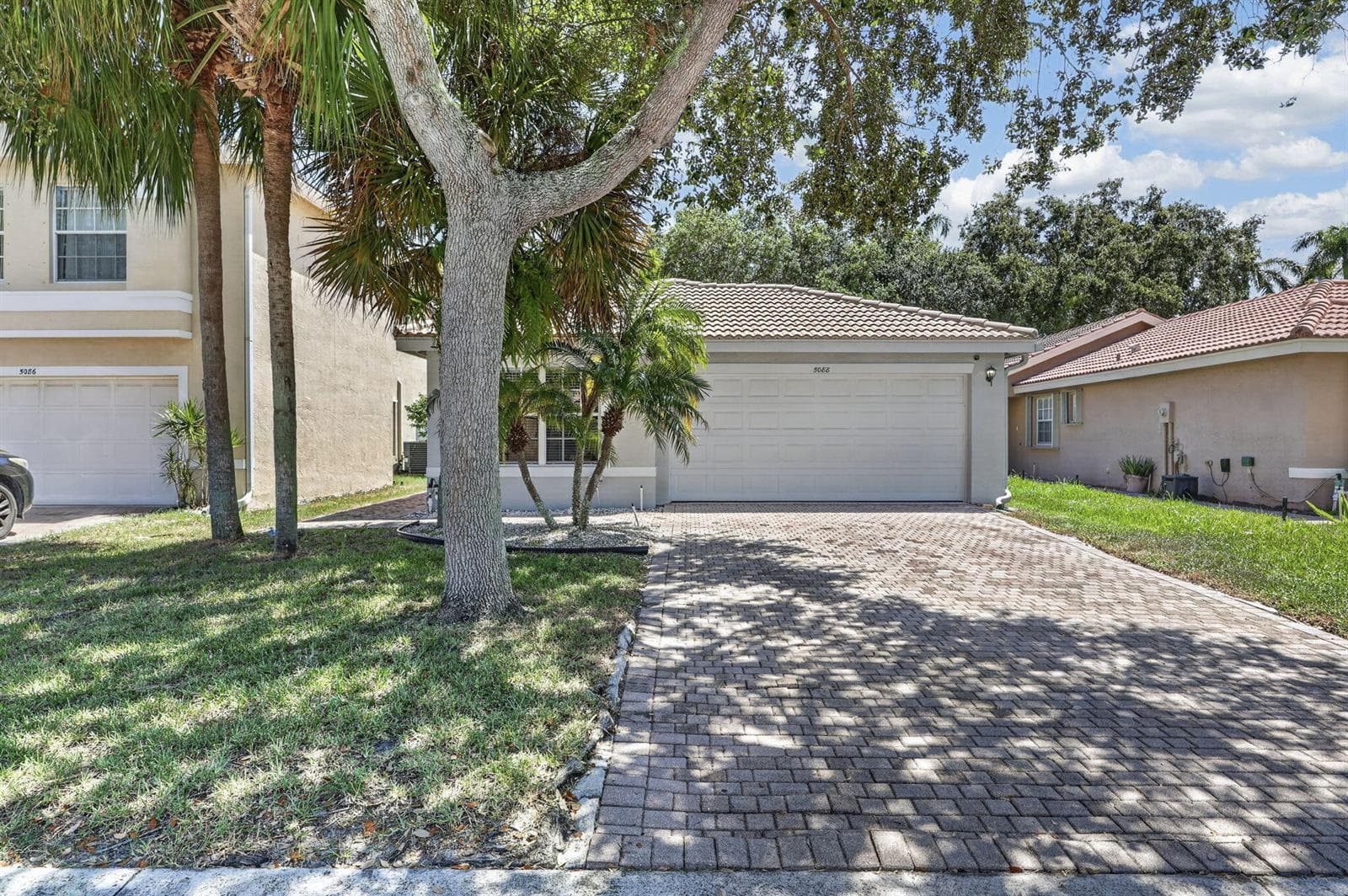 5088 NORTHERN LIGHTS Drive, FL 33463 — zdjęcie 2