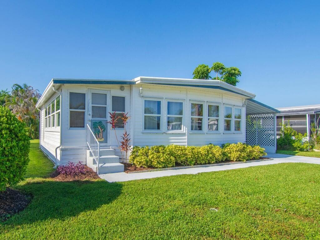 58 Village Lane, Jensen Beach, FL 34957 — zdjęcie 2