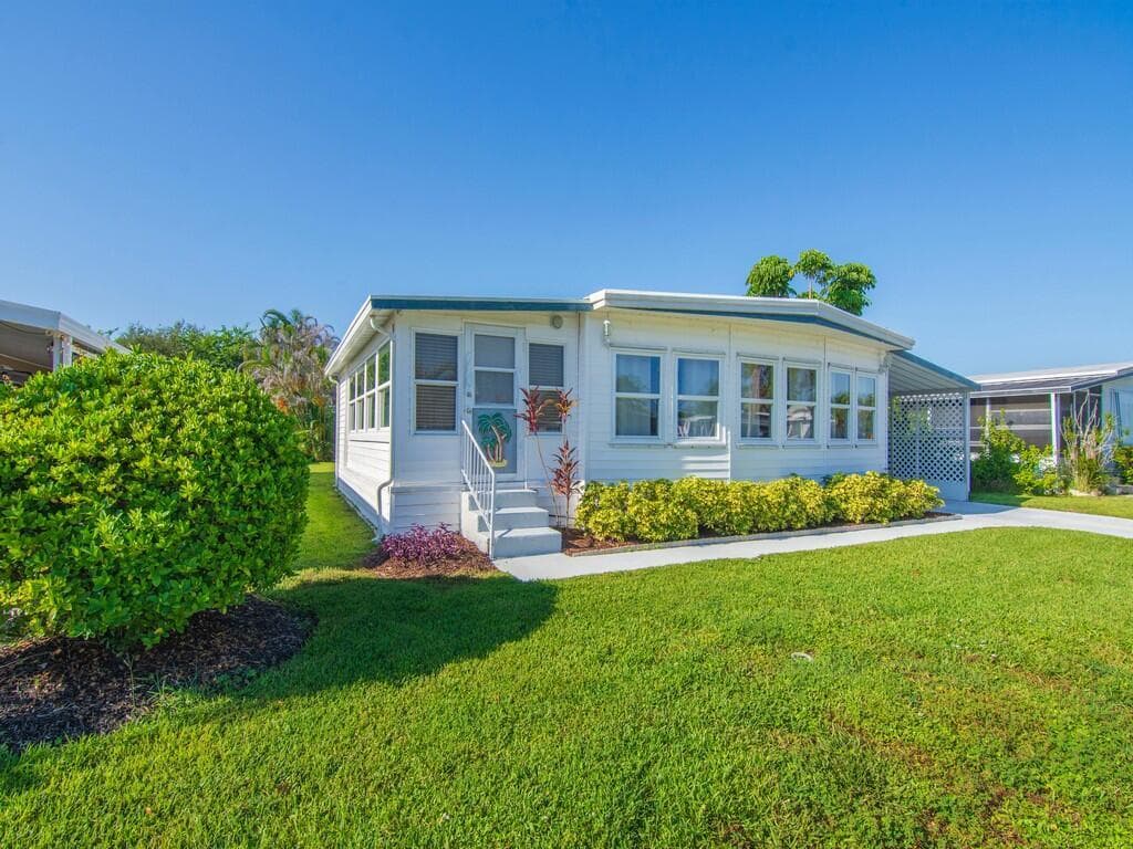 58 Village Lane, Jensen Beach, FL 34957 — zdjęcie 3