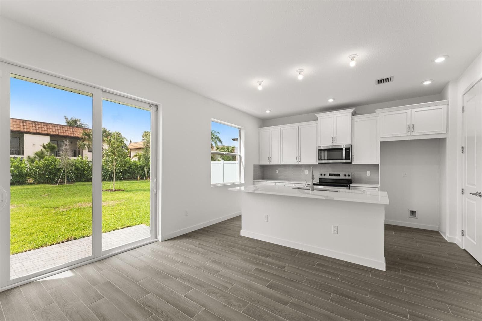 7296 CLAUDELLE Street, Lake Worth, FL 33467 — zdjęcie 2