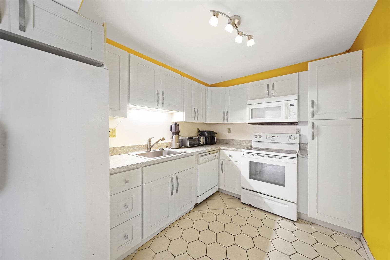 1400 Saint Charles Place # 624, Pembroke Pines, FL 33026 — zdjęcie 5
