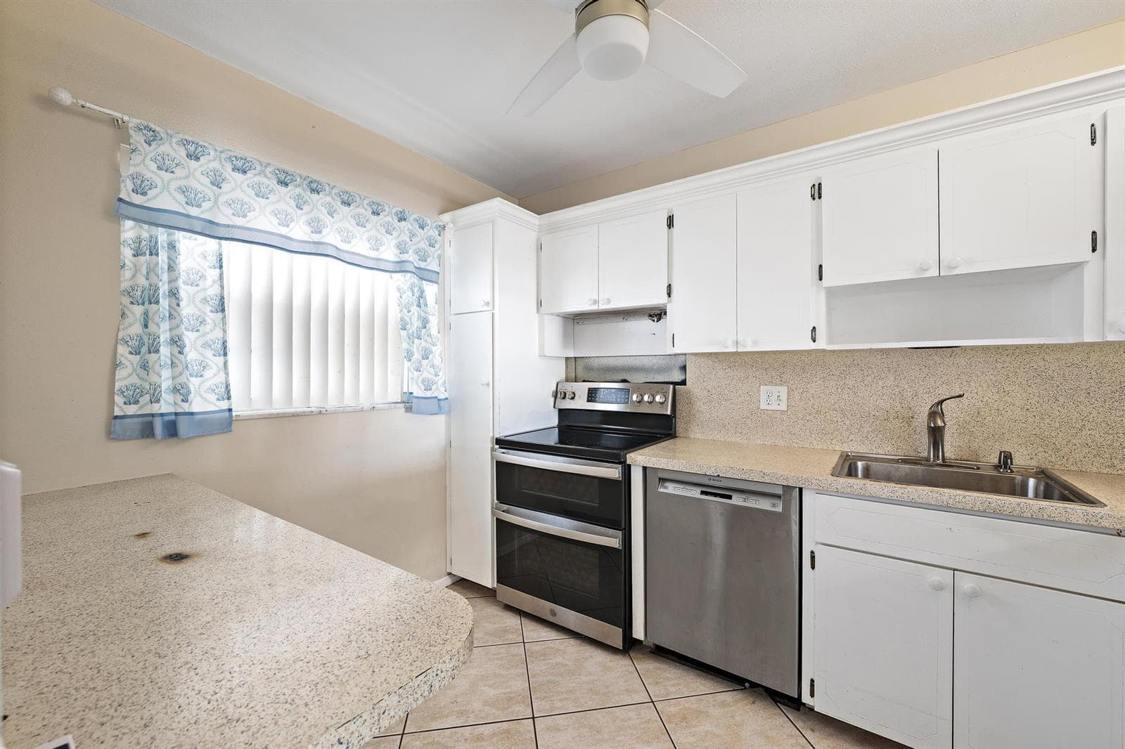 29 Yacht Club Drive # Unit 405, North Palm Beach, FL 33408 — zdjęcie 3