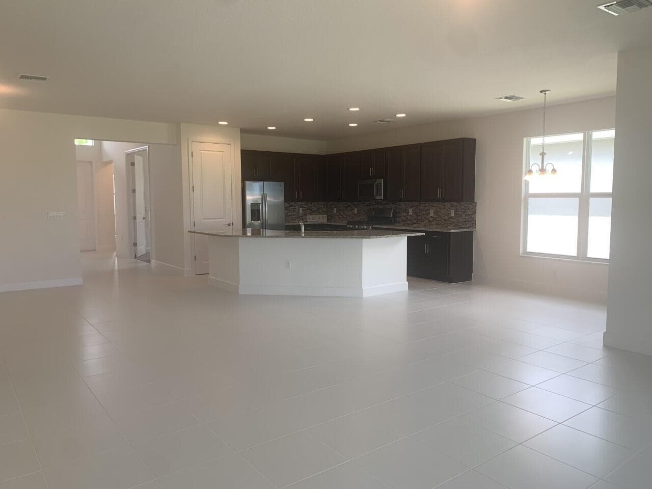 11933 SW Poseidon Way, Port St. Lucie, FL 34987 — zdjęcie 2
