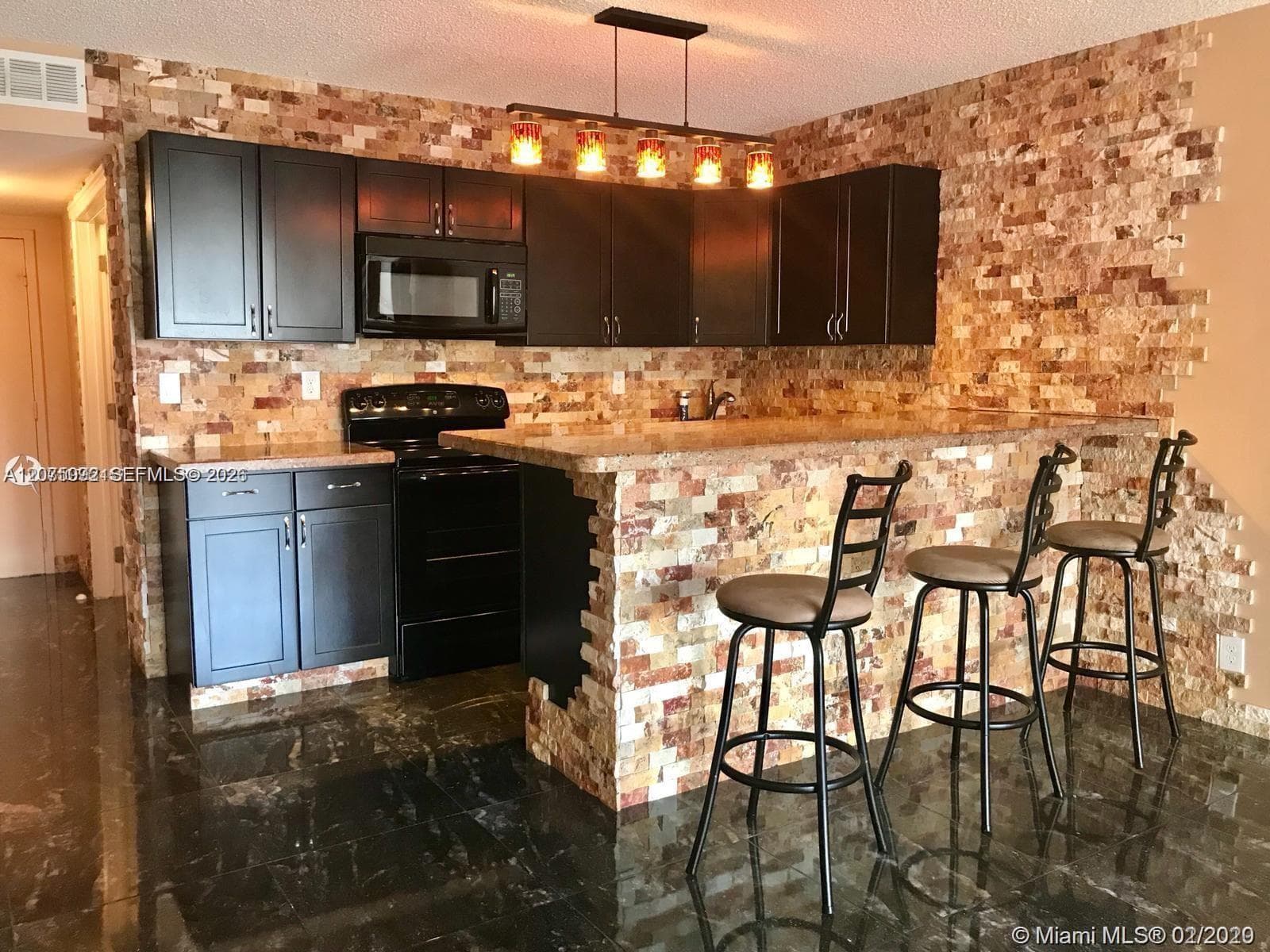 600 S Three Islands Blvd # 1018, Hallandale Beach, FL 33009 — zdjęcie 2
