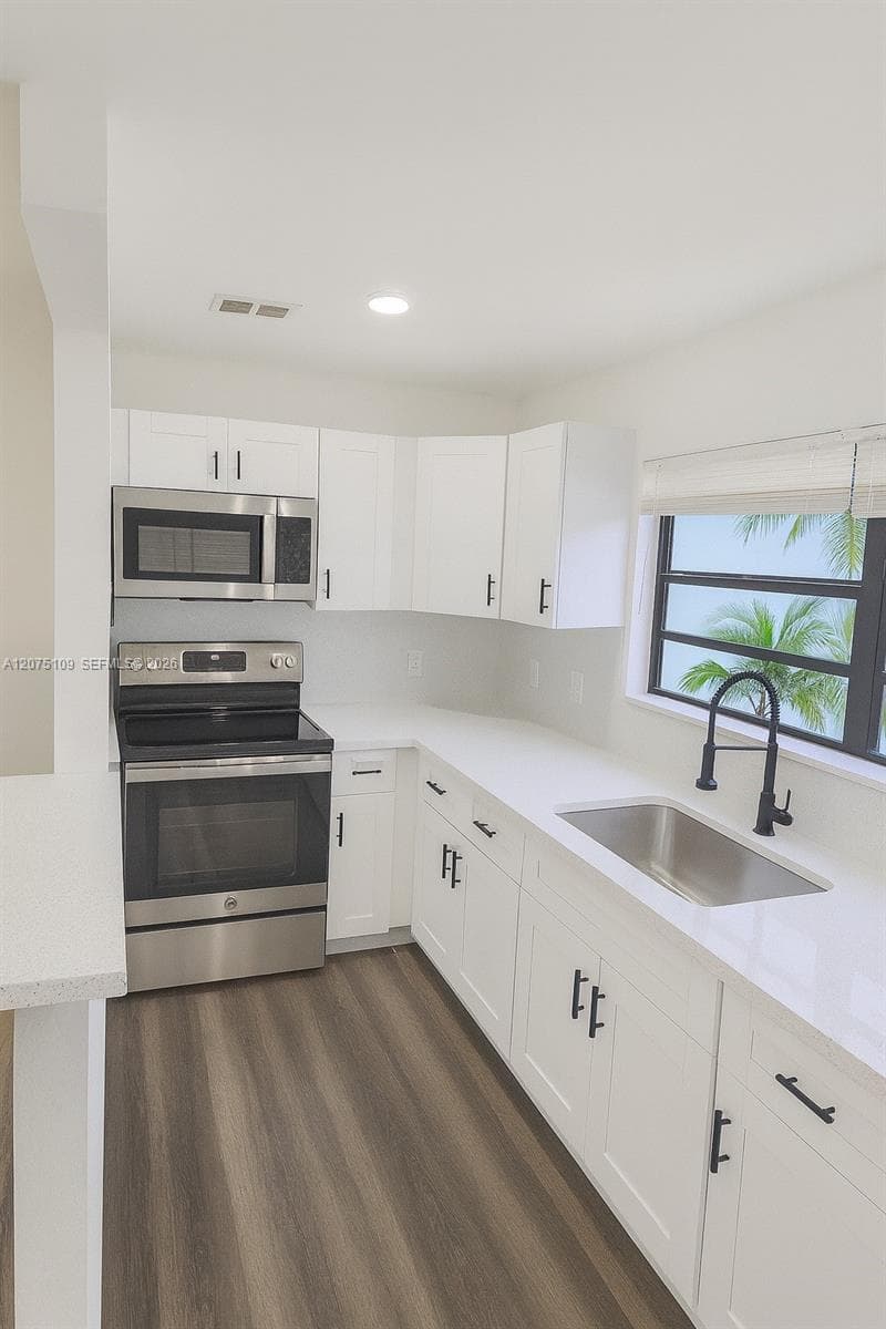 417 NW 2nd Ave # 9, Hallandale Beach, FL 33009 — zdjęcie 2