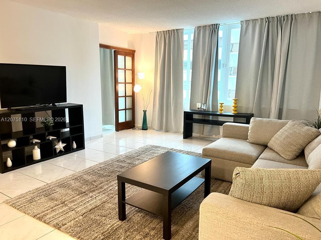 5401 Collins Ave # 311, Miami Beach, FL 33140 — zdjęcie 3