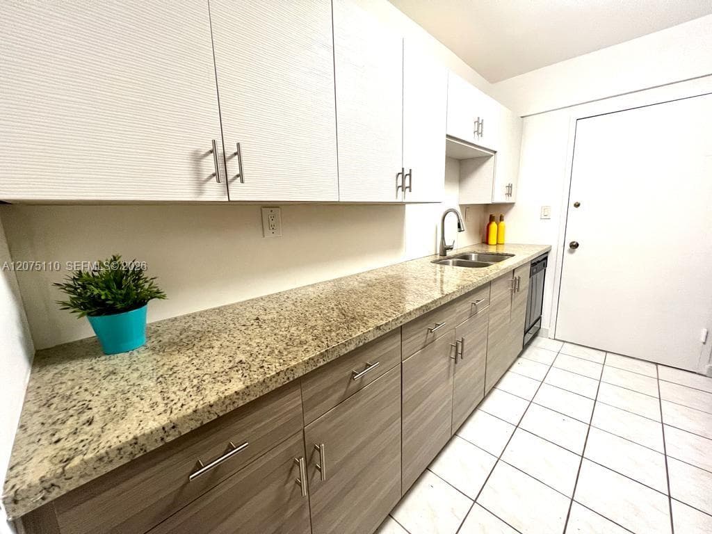 5401 Collins Ave # 311, Miami Beach, FL 33140 — zdjęcie 4